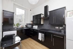 Spacious Apartment in the Old Town Apartment in Edinburgh