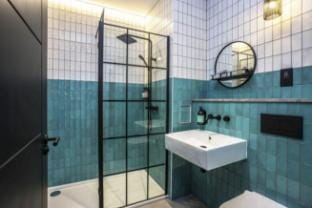 Secretaries & Typing: Chic 2bed - 3rd floor Apartment in Edinburgh