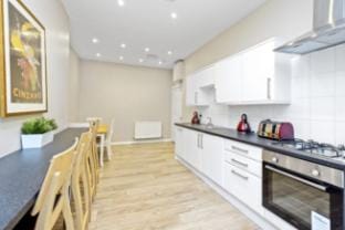Welcoming Apartment Near Dalmeny Park Apartment in Edinburgh