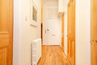 Charming Flat near St Giles Apartment in Edinburgh
