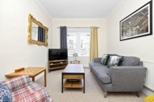 Modern Flat on Rose Street Apartment in Edinburgh