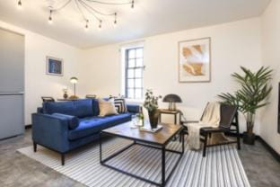 Engineering: Deluxe Studio w/City Views-2nd floor Apartment in Edinburgh
