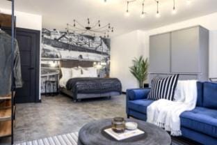 Mash Tanks: Deluxe Studio w/City Views Apartment in Edinburgh
