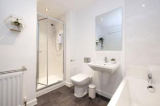 Stylish House with Garden & Parking Apartment in Glasgow