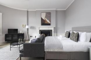 Statement Studio on Historic George Street Apartment in Edinburgh