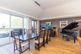 Beautiful Penthouse with Terrace & Jacuzzi Apartment in Edinburgh