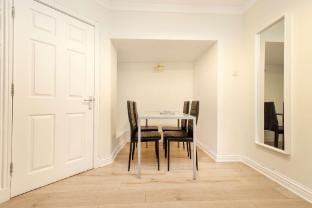 Lovely Flat near the City Centre Apartment in Edinburgh