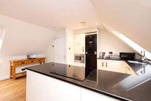 Cosy Flat near the City Centre Apartment in Edinburgh