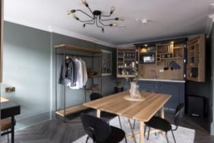 Pastel 3rd floor studio near Princes St Apartment in Edinburgh