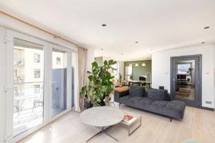 Fabulous Apartment with Bay View Terrace Apartment in Edinburgh