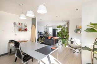 Fabulous Apartment with Bay View Terrace Apartment in Edinburgh