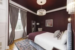 Stylish Flat near Calton Hill Apartment in Edinburgh