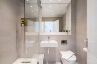 Splendid apartment near Vauxhall Tube Apartment in City of Westminster