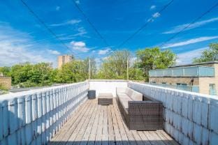 Chic 2BR Battersea Flat - Terrace & Pet-Friendly Apartment in London