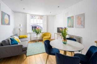 Modern flat with patio in Pimlico Apartment in City of Westminster