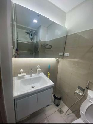 Modern Comfort at Shore 2 MOA  Apartment in Pasay