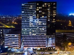 Amazing City Views on 18th floor with car park Apartment in Melbourne