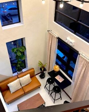 The Upper Deck by Gunyong Apartment in Tagaytay