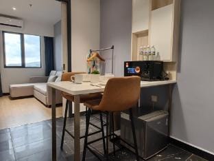 JUNE Homestay @ Vetro11 1BR 2-4Pax Sunset View Apartment in Kota Kinabalu