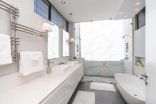 Ocean Views 5 Bedroom Apartments Apartment in Cape Town
