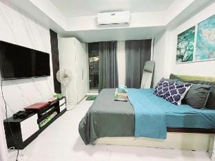 1 Bedroom Beach View @ Azure Paraguaque Apartment in Paranaque