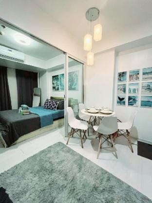 1 Bedroom Beach View @ Azure Paraguaque Apartment in Paranaque