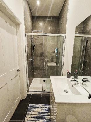 Cleave House - Stylish  Chic 3 Bed House mins from Central London Apartment in Orpington