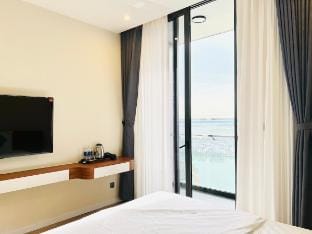 Căn hộ Hạ Long ICON40 – Studio mới & View Biển Apartment in Laos