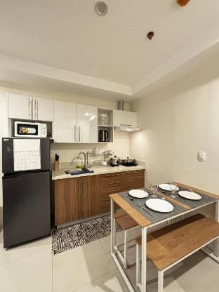 Matina Enclaves 1BR | A walk to DGT & SM Ecoland Apartment in Davao City