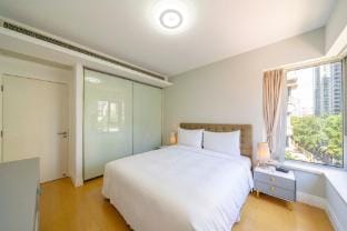 Tyms Modern 2BR 1 Living Room Suite in Xujiahui Apartment in Shanghai