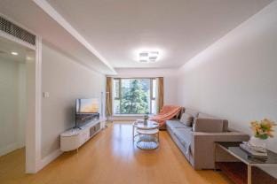 Tyms Bright 2BR 1 Living Suite Yongxin Century Apartment in Shanghai