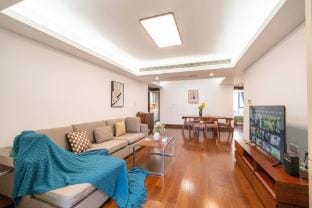Tyms Premium 3 Bedroom 2 Bath  Walk to Metro Apartment in Shanghai