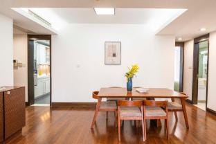 Tyms Premium 3 Bedroom 2 Bath  Walk to Metro Apartment in Shanghai