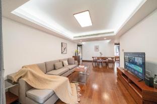 Tyms Premium 3 Bedroom 2 Bath Yongxin Century Apartment in Shanghai