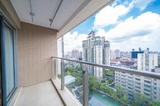 Tyms Spacious 2BR Apartment Xujiahui Center Apartment in Shanghai
