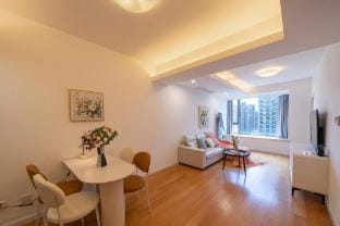 Tyms Elegant 1 Bedroom Haven Yongxin Century Apartment in Shanghai