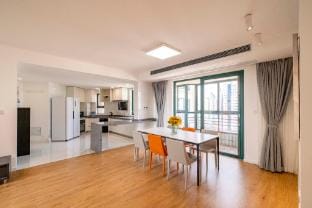 Tyms Spacious 4 Bedroom 2 Bath Apartment Apartment in Shanghai