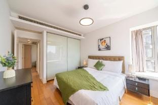 Tyms Elegant 2 Bedroom 1 Living Haven Apartment in Shanghai