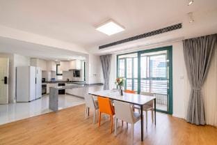 Tyms Spacious 4 Bedroom 2 Bath Apartment Apartment in Shanghai