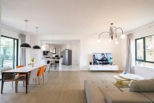 Tyms Elegant 4BR Family Residence in Xujiahui Apartment in Shanghai