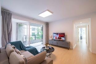 Tyms Stylish 3BR 2BA Apartment Novel Garden Steps Apartment in Shanghai