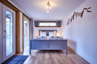 2 Bedroom Mountain View Garden Apartment Apartment in Interlaken