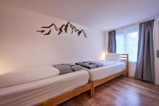 2 Bedroom Mountain View Garden Apartment Apartment in Interlaken