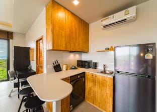 Panoramic Sea View | Chaweng Hill Modern Apartment Apartment in Ko Samui