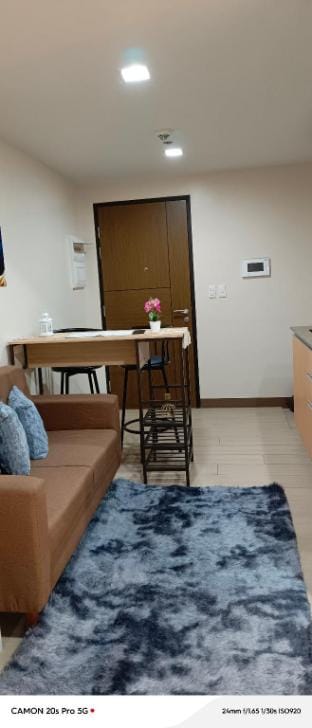 Megaworld staycation Makati,San Antonio residence Apartment in Pasay