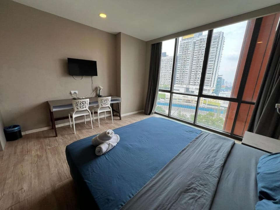 Private Suite for 2 | Near IKEA SEGi & MRT | Wi-Fi Apartment in Petaling Jaya