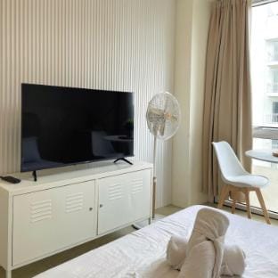 City View Condo in Pasig | Pool + WiFi + Netflix Apartment in Pasig