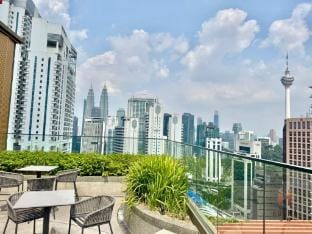 Majestic KLCC | 中英文房东⭐无边泳池⭐双子塔/柏威年/武吉免登 Apartment in Federal Territory of Kuala Lumpur