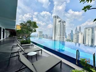 Majestic KLCC | 中英文房东⭐无边泳池⭐双子塔/柏威年/武吉免登 Apartment in Federal Territory of Kuala Lumpur