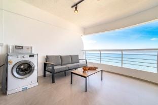 Sea Breeze Apartment in Pattaya City